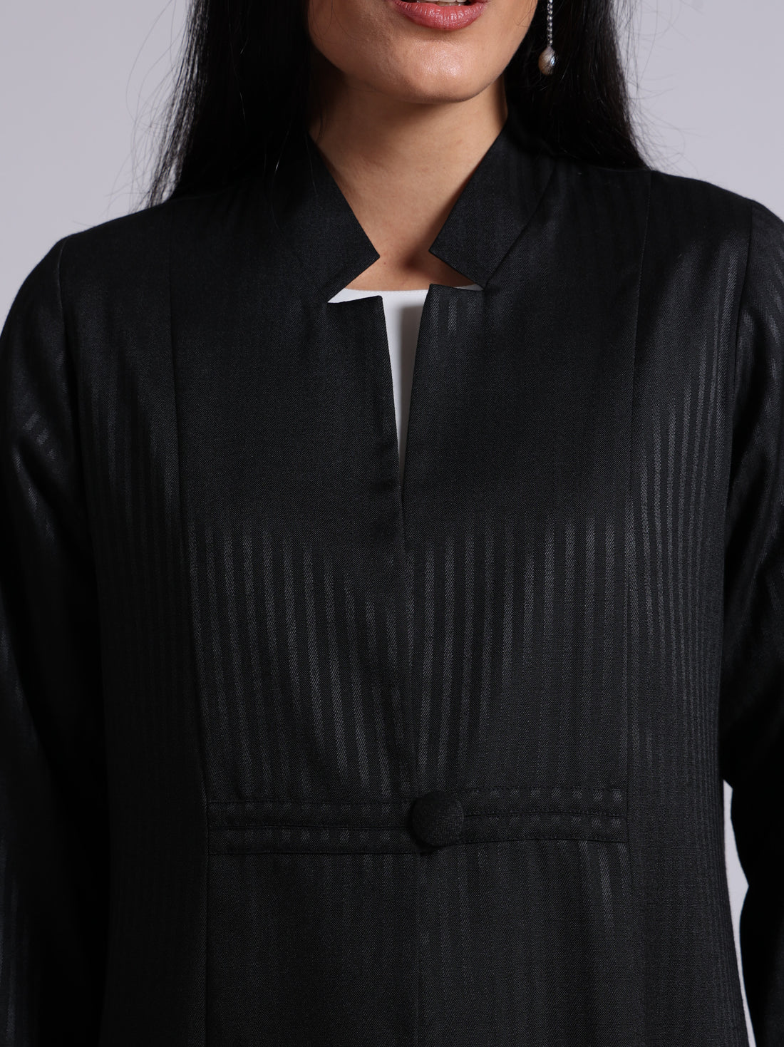 Sara Abaya in Black