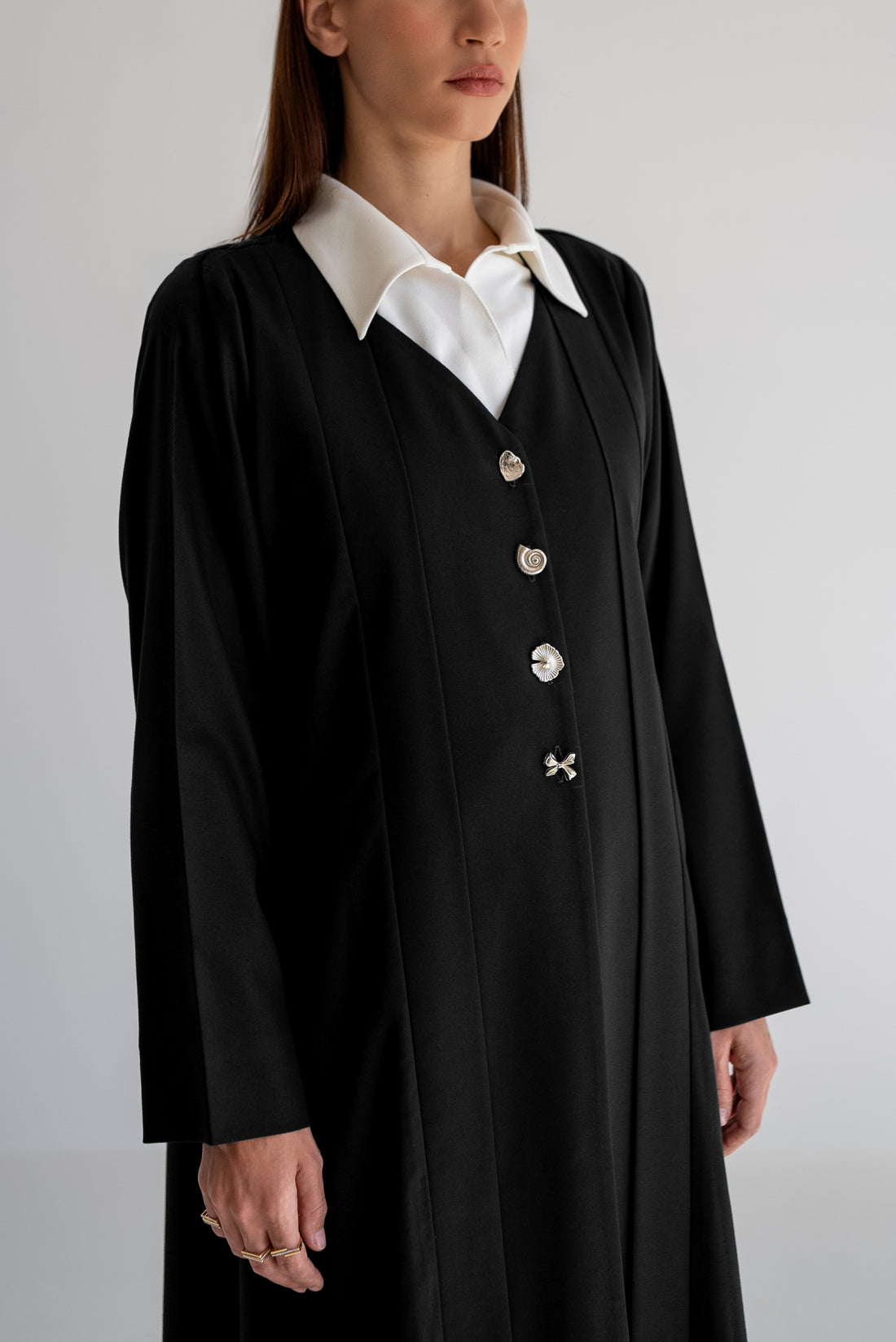 Judi Abaya In Black