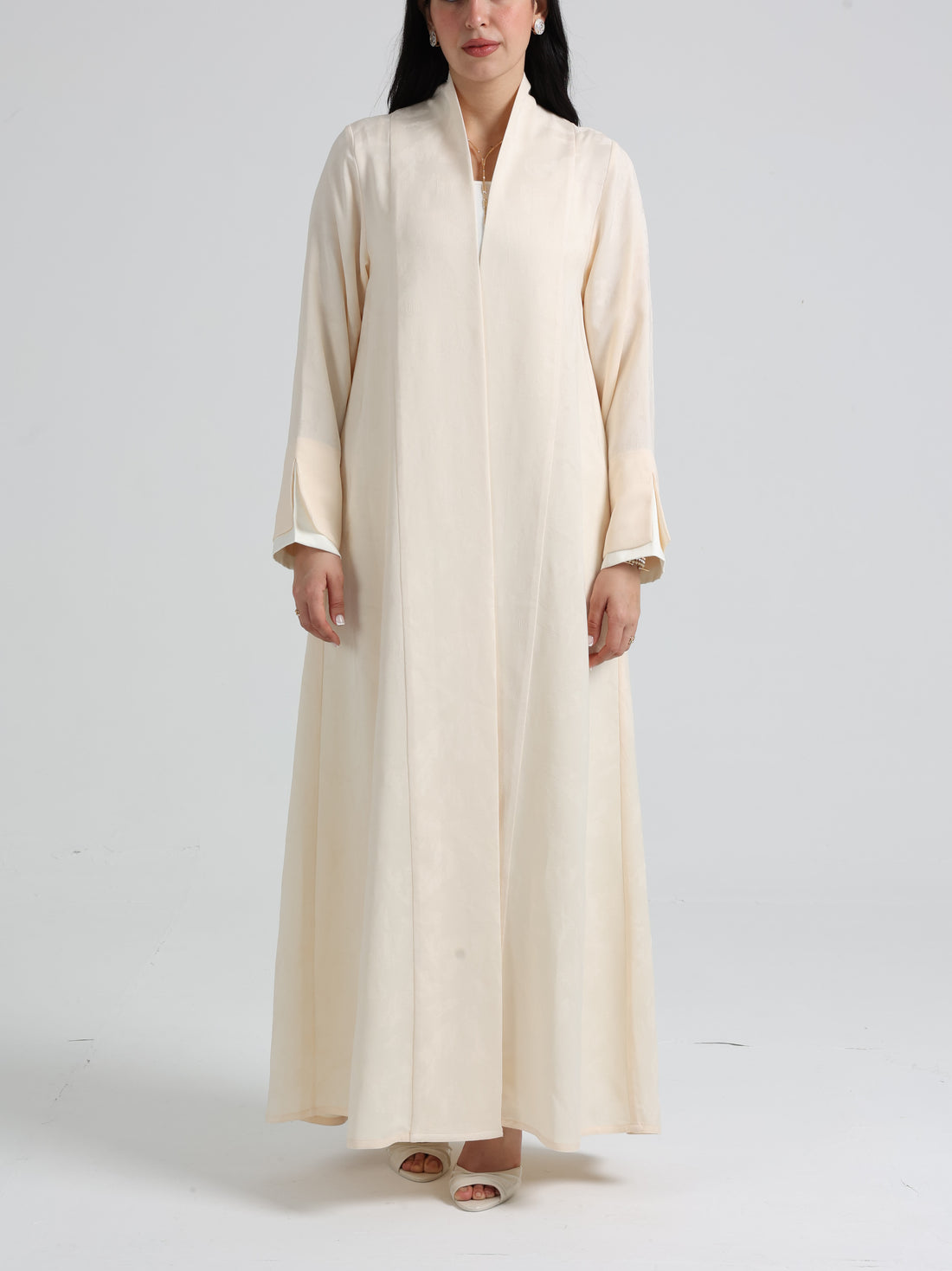 Ruwa Abaya in Off White