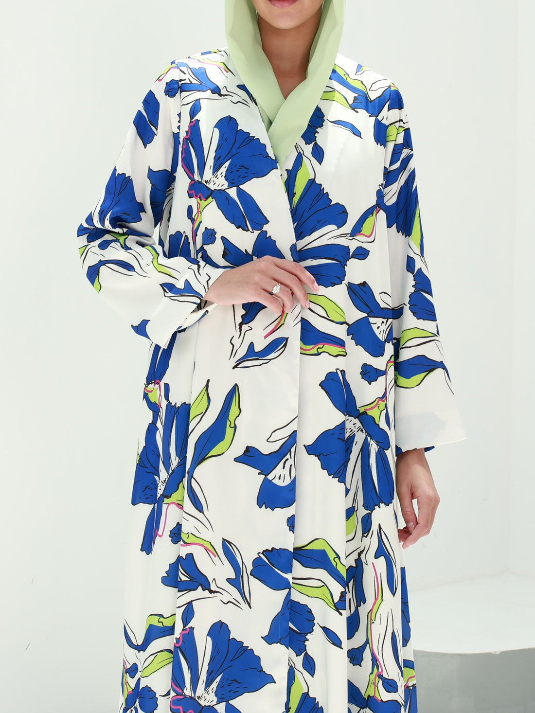 Waad Abaya - RTW